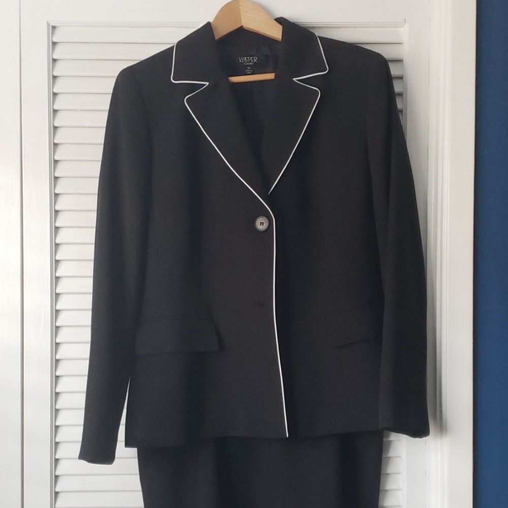 Women's Kasper Suit with skirt